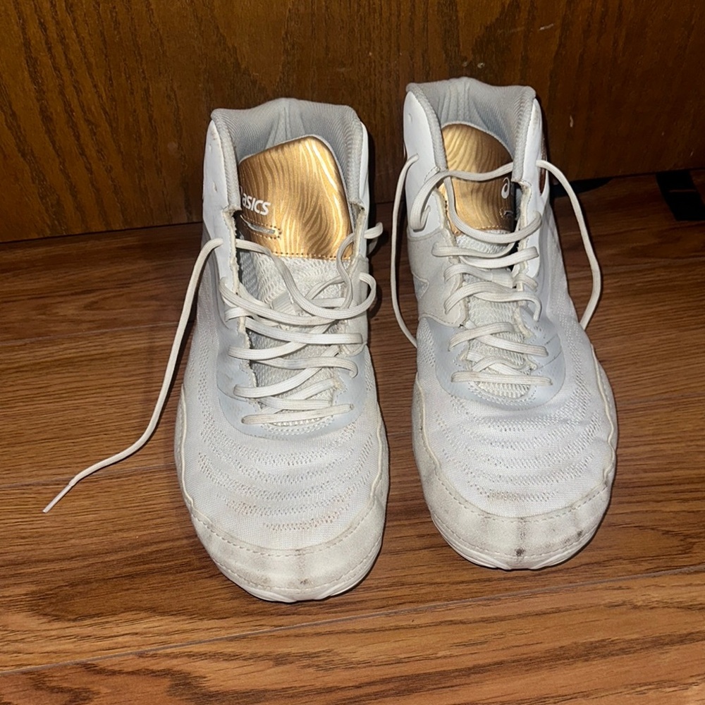 Asics White and gold wrestling shoes